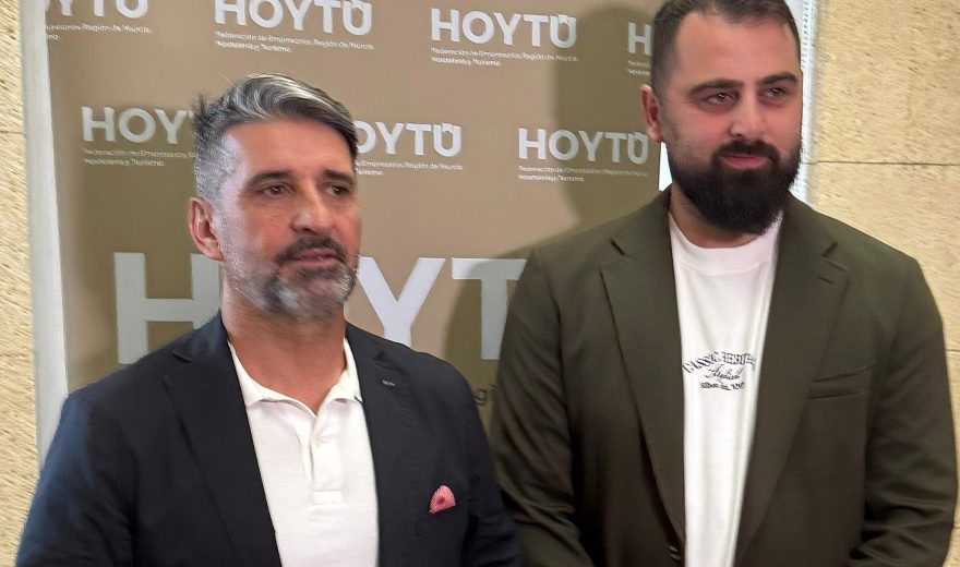 HoyTú escenificará “La muerte de la noche murciana” para protestar por la ordenanza municipal de los 7 metros de Murcia1
